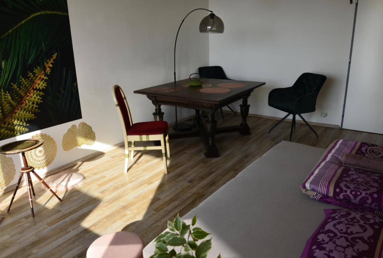 Between Baroque And Jungle 16' Airport 8' Downtown Apartamento
